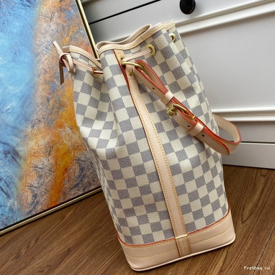 First bag ru LOUIS NOÉ VUITTON 0806
